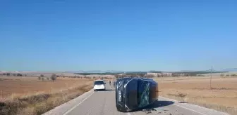 Uşak'ta Otomobil Devrildi, 2 Yaralı