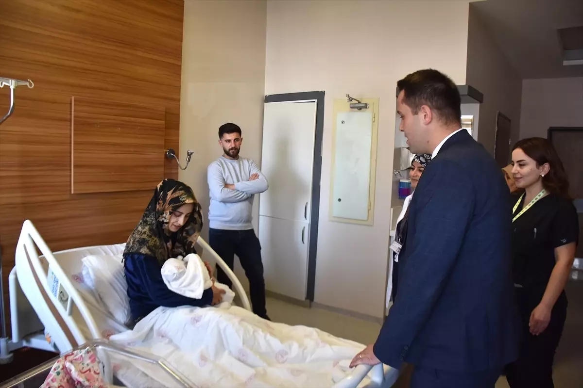 Van Eğitim ve Araştırma Hastanesi'nde Epidural Anestezi ile Ağrısız Doğum Hizmeti Başladı