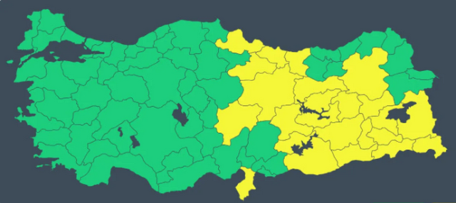The first snow of the season has fallen in 3 provinces! Roads are closed