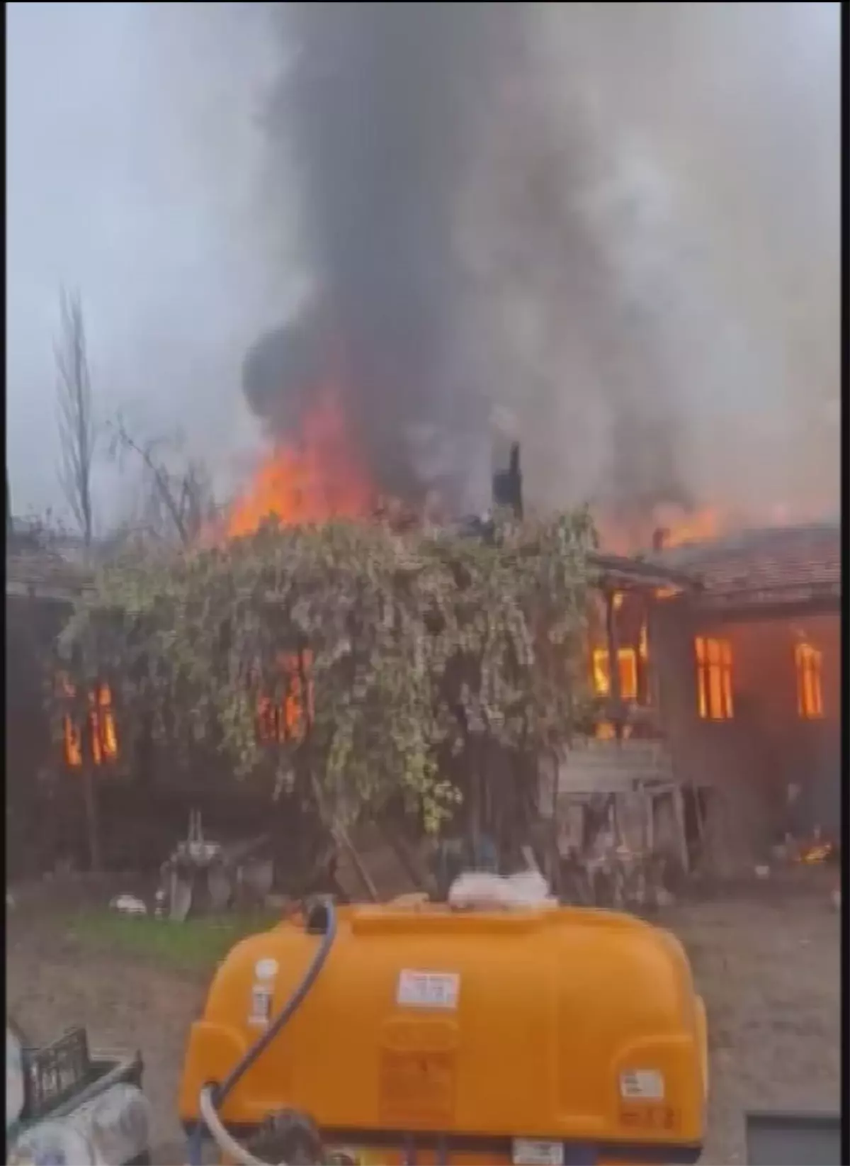 Amasya'da Yangın: Tek Katlı Ev Kül Oldu