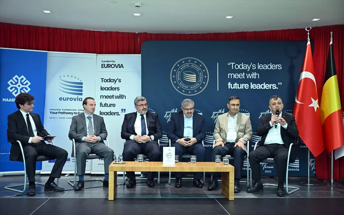 Brüksel'de "bugünün liderleri geleceğin liderleriyle" bir araya geldi