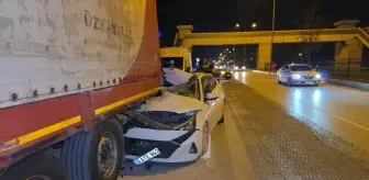 Bursa'da Tırın Altına Giren Otomobil Sürücüsü Ağır Yaralandı