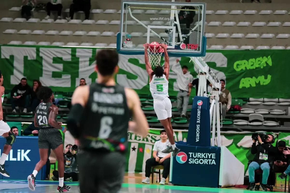 Bursaspor Basketbol, Aliağa Petkimspor'u 76-74 Mağlup Etti