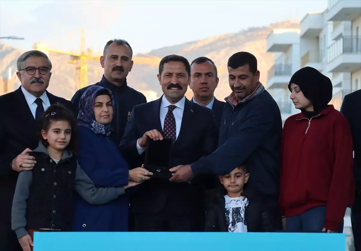 Hatay Valisi Masatlı, kentteki konut ve iş yeri çalışmalarını değerlendirdi Açıklaması