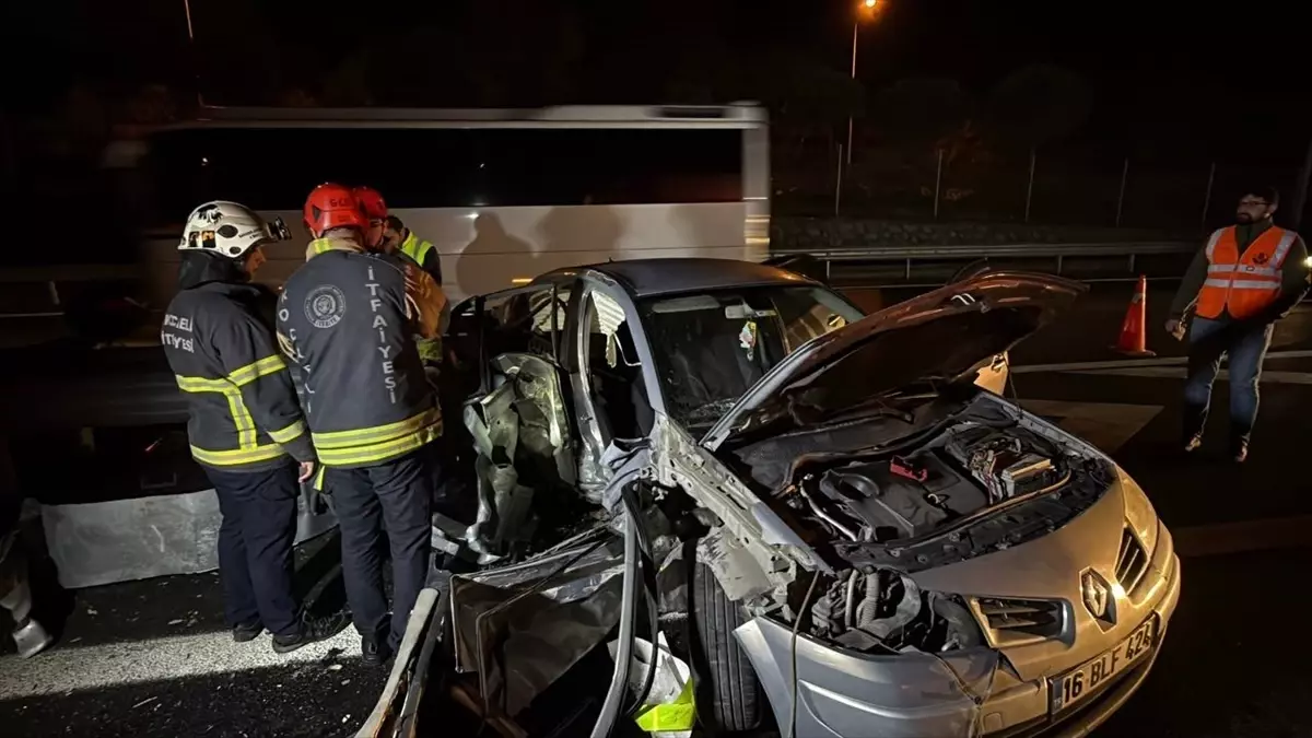 Anadolu Otoyolu'nda Üç Araçla Kaza: 6 Yaralı