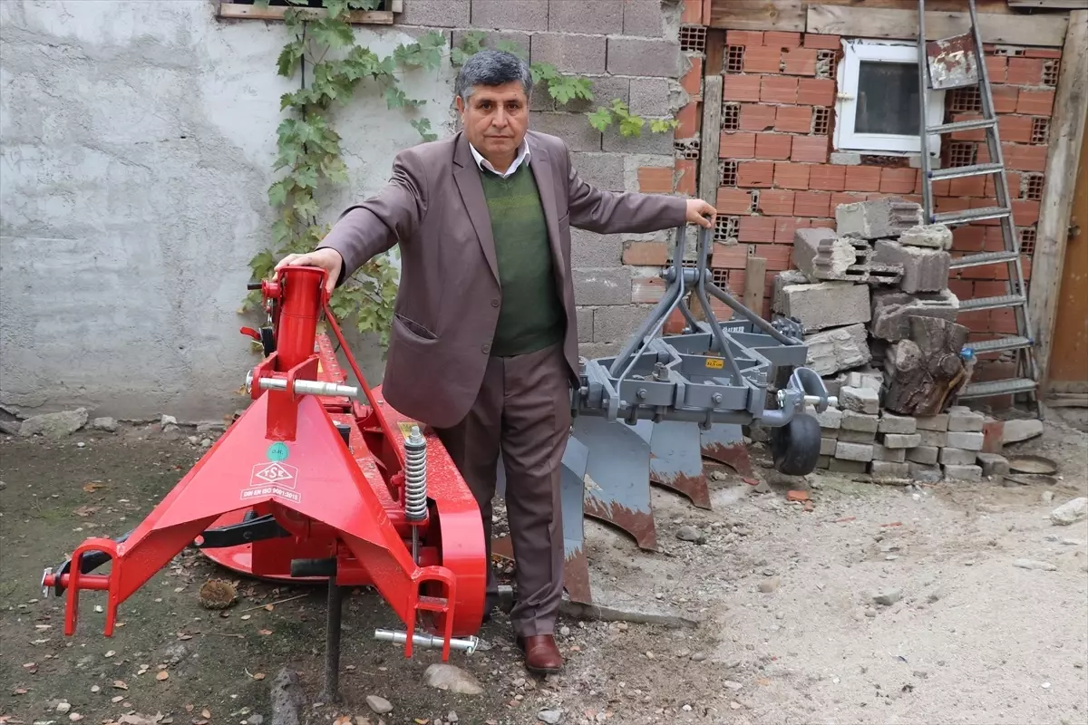 Kütahya'nın Simav İlçesinde Modern Tarım Makineleriyle Üretim Artışı