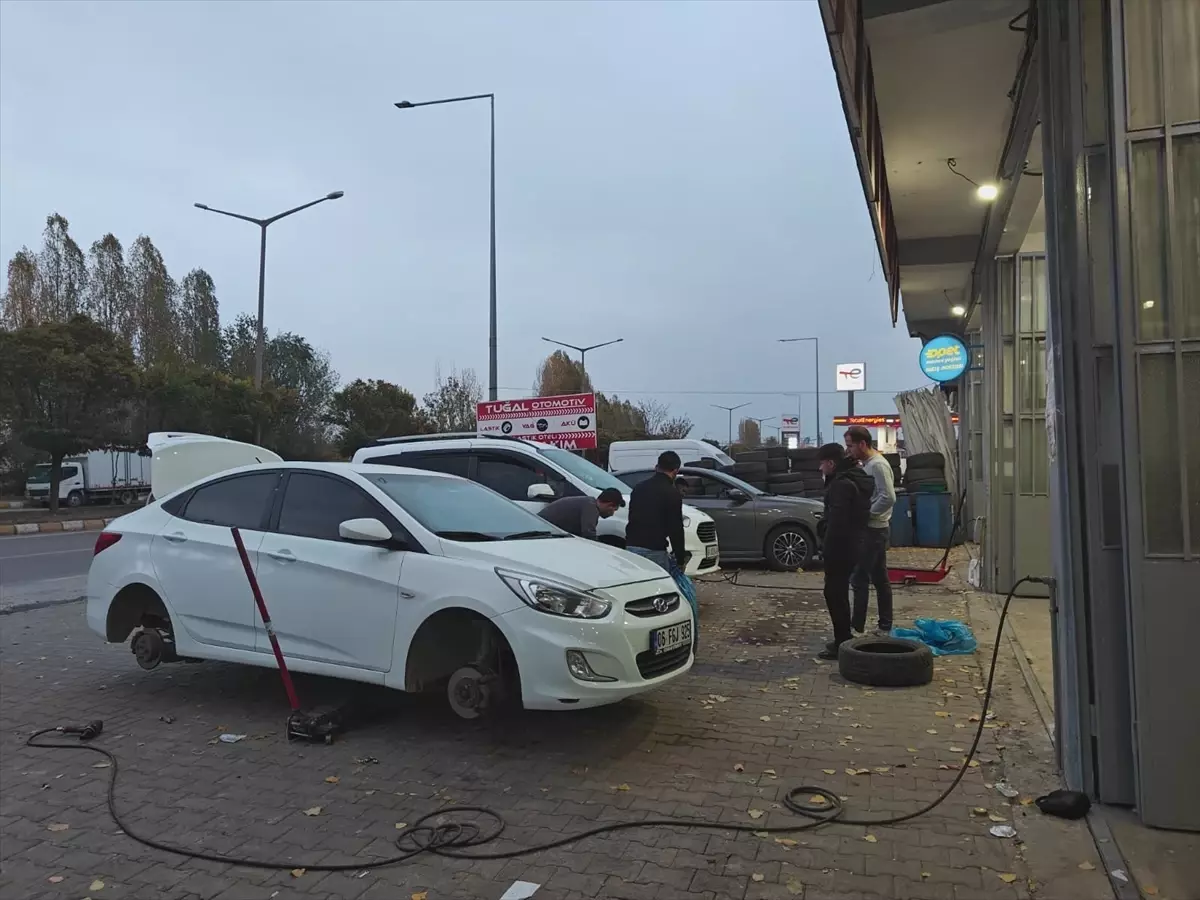 Muş'ta Kış Lastiği Uygulaması Yoğunluk Oluşturdu