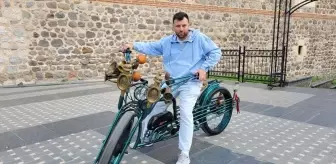 Eski Parçalarla Tasarlanan Nostaljik Elektrikli Bisiklet