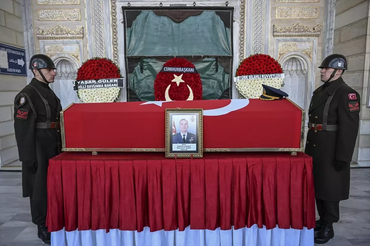Şehit Hava Pilot Yarbay Gökhan Korkmaz için İstanbul'da cenaze töreni düzenlendi