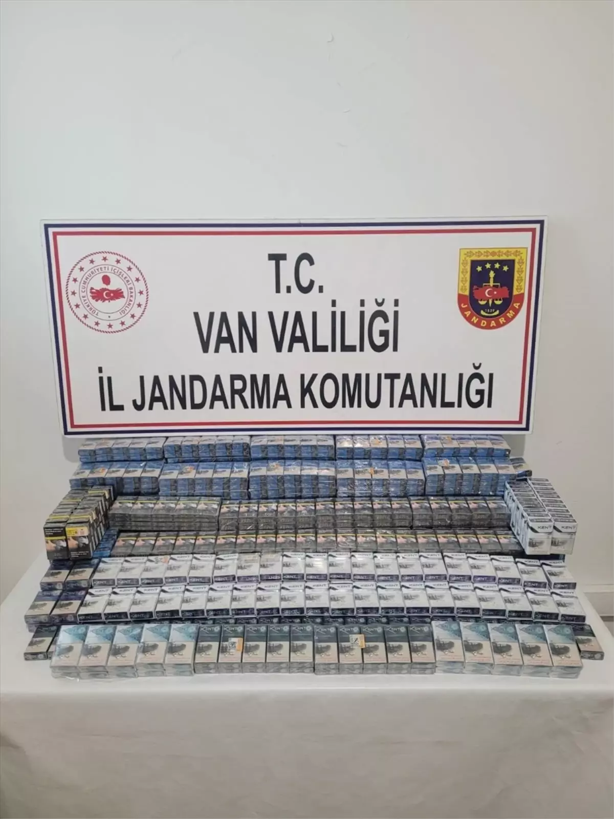 Van'da Gümrük Kaçağı Sigara Operasyonu