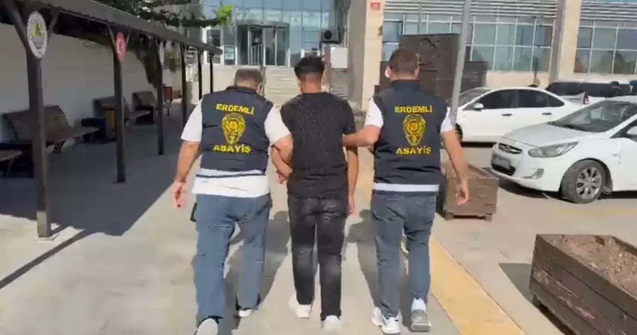 Türk Vatandaşlığı Vaadiyle 664 Bin Lira Dolandıran İki Kişi Tutuklandı
