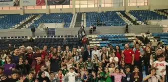 Sakarya Voleybol, Afyon'u 3-2 Yenerek Namağlup Liderliğini Sürdürdü