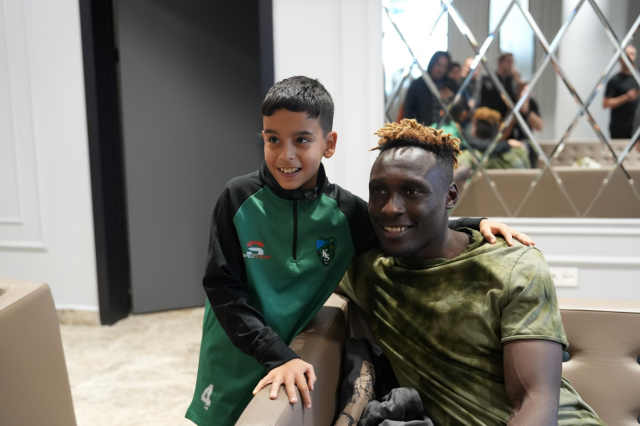 galatasaray a da gol atan agyei ye sevgi seli 19259620 5095 m