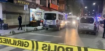 Sultangazi'de Silahlı Saldırı: Eski Eş Öldürüldü, Saldırgan Ağır Yaralandı