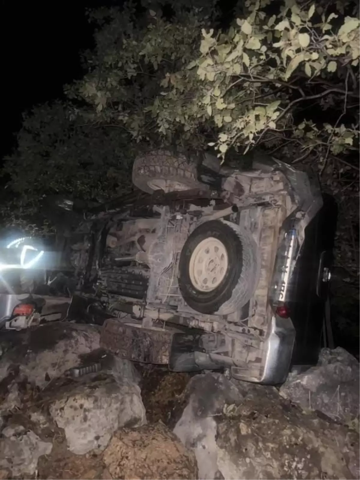 Mardin'de Kamyonet Şarampole Devrildi: 6 Yaralı