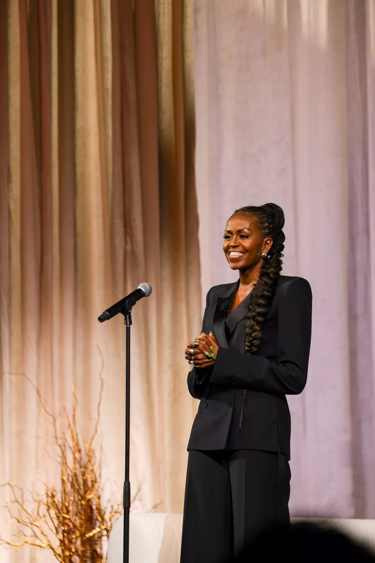 Michelle Obama: ABD, Kadın Bir Başkana Hazır Değil