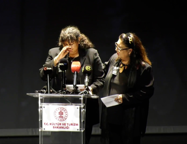 Muazzez Abacı'nın torunu törende gözyaşlarına boğuldu: Onun sayesinde Atatürk'ü çok sevdim 4 muazzez abaci nin torunu torende gozyaslarina 19258878 2849 m