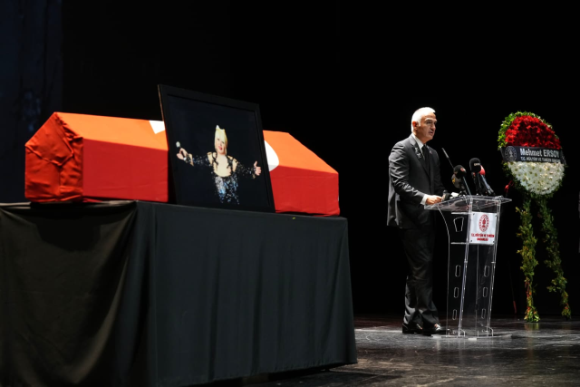 Farewell to Muazzez Abacı! Emel Sayın was overwhelmed with tears