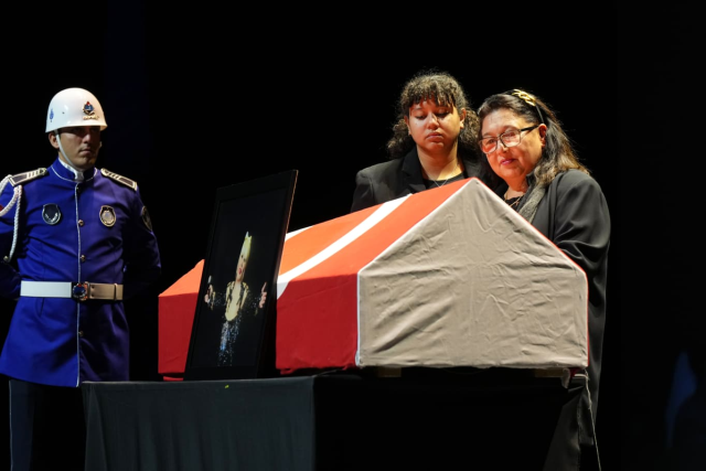 Farewell to Muazzez Abacı! Emel Sayın was overwhelmed with tears