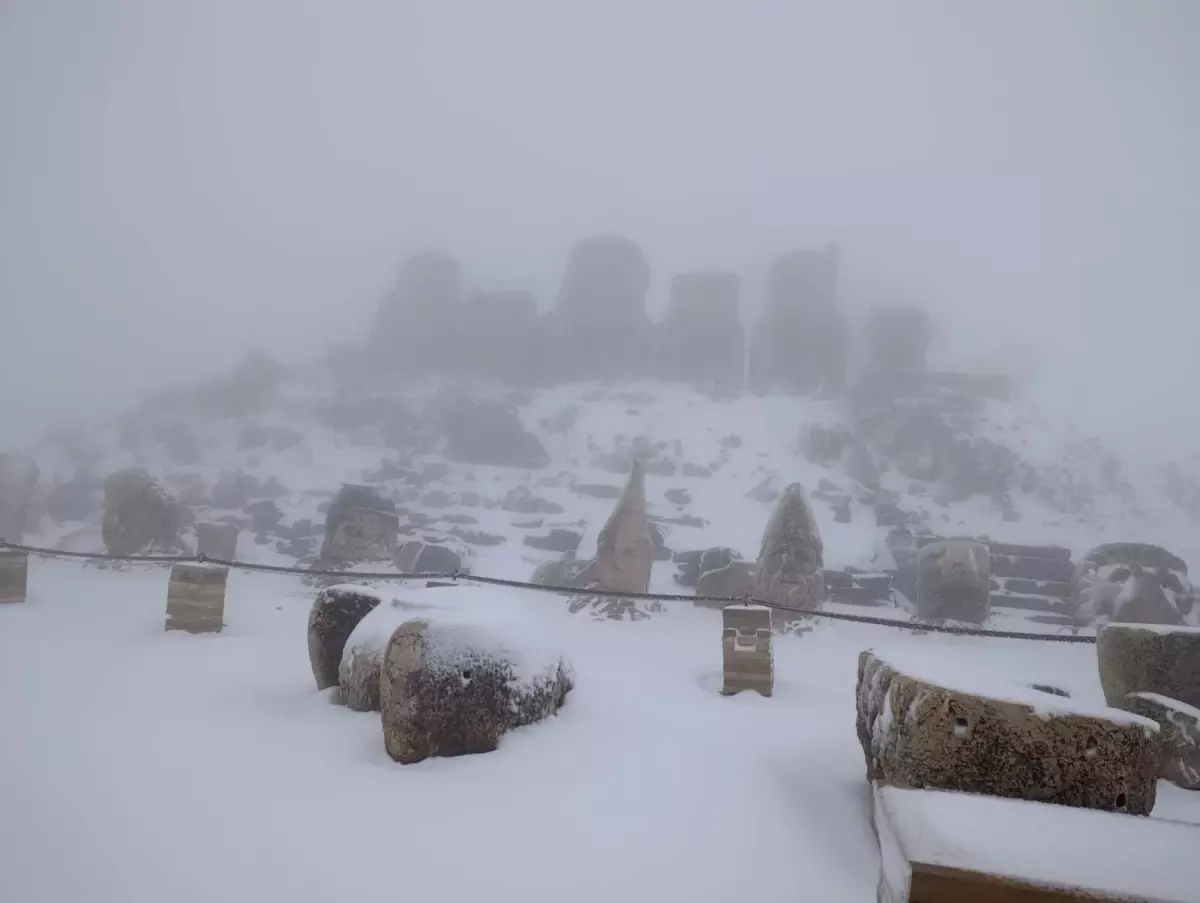 Nemrut Dağı Karla Kaplandı