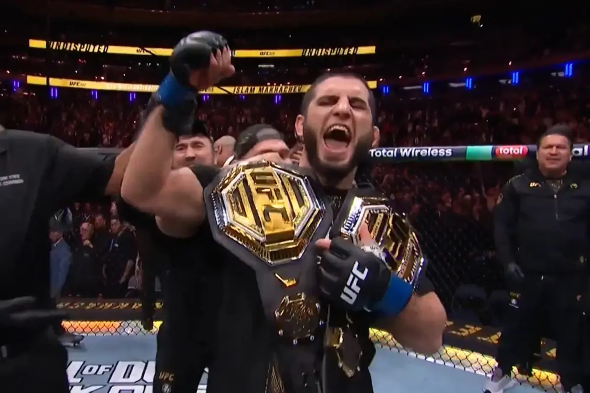 Tarihe geçti! Islam Makhachev'den çifte şampiyonluk