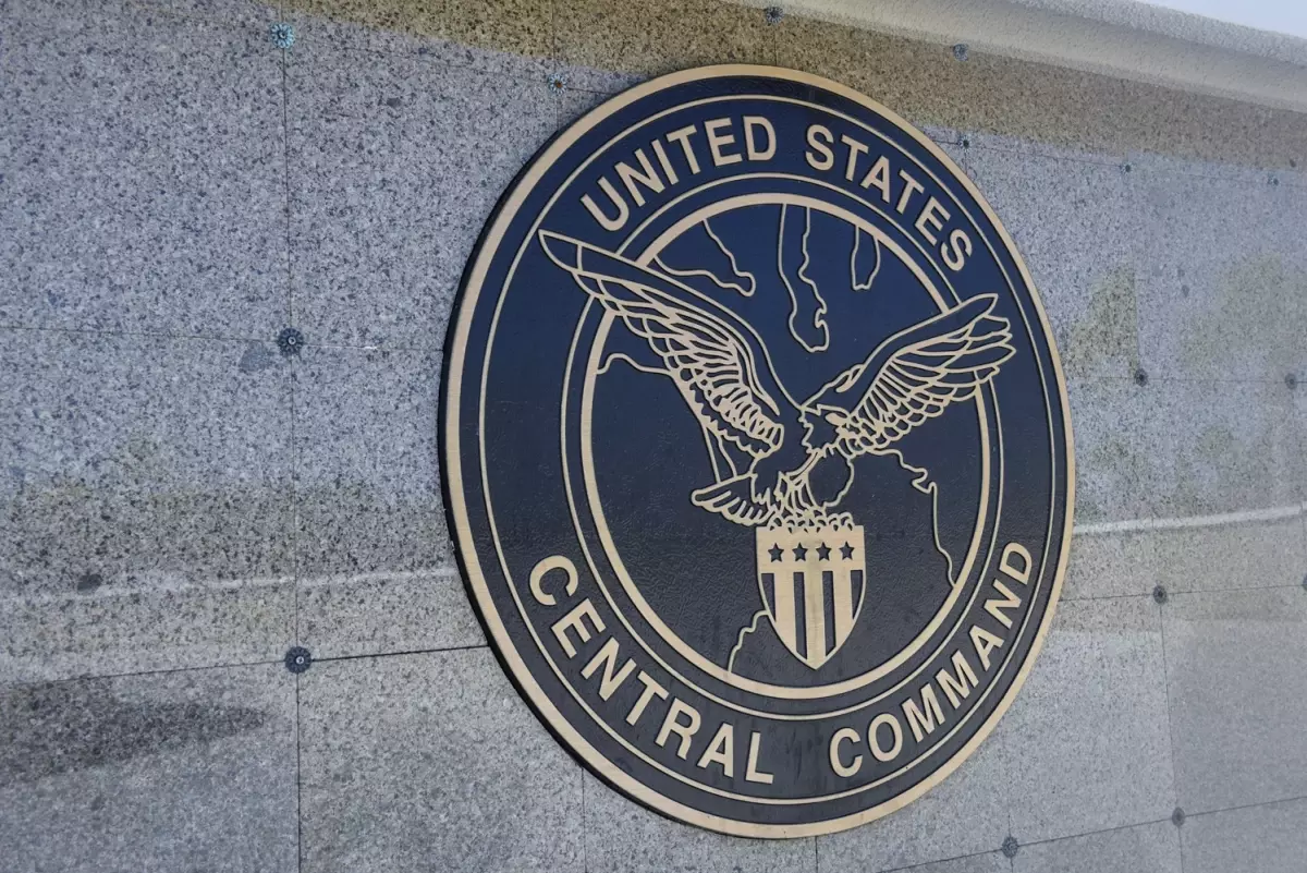 İran, Hürmüz Boğazı'nda Ticari Gemiyi Ele Geçirdi