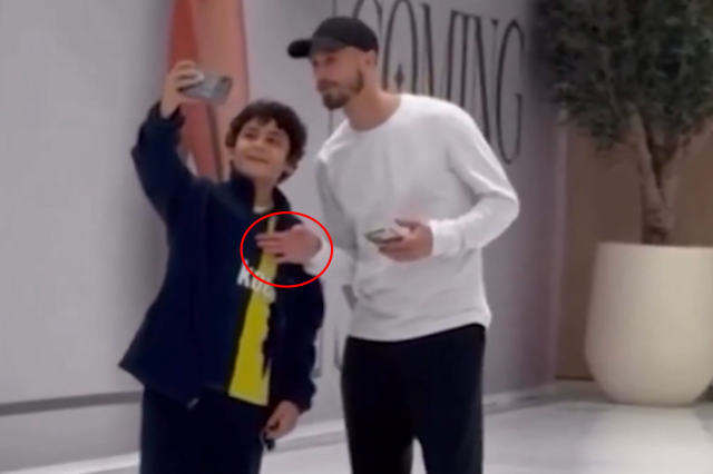 cerny nin fenerbahceli taraftarla fotograf 19262457 8998 m