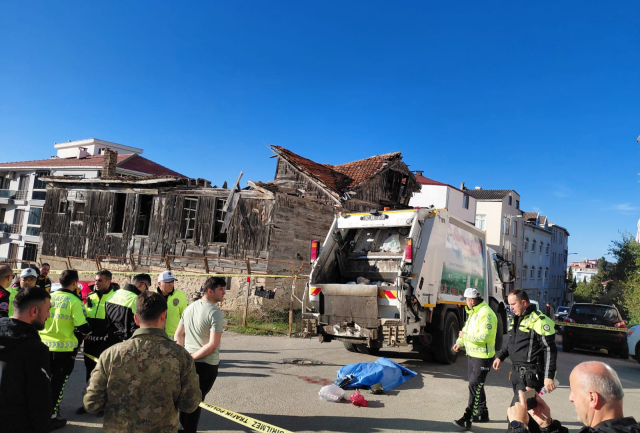 cop kamyonunun altinda kalan kadin feci sekilde 19262805 3517 m