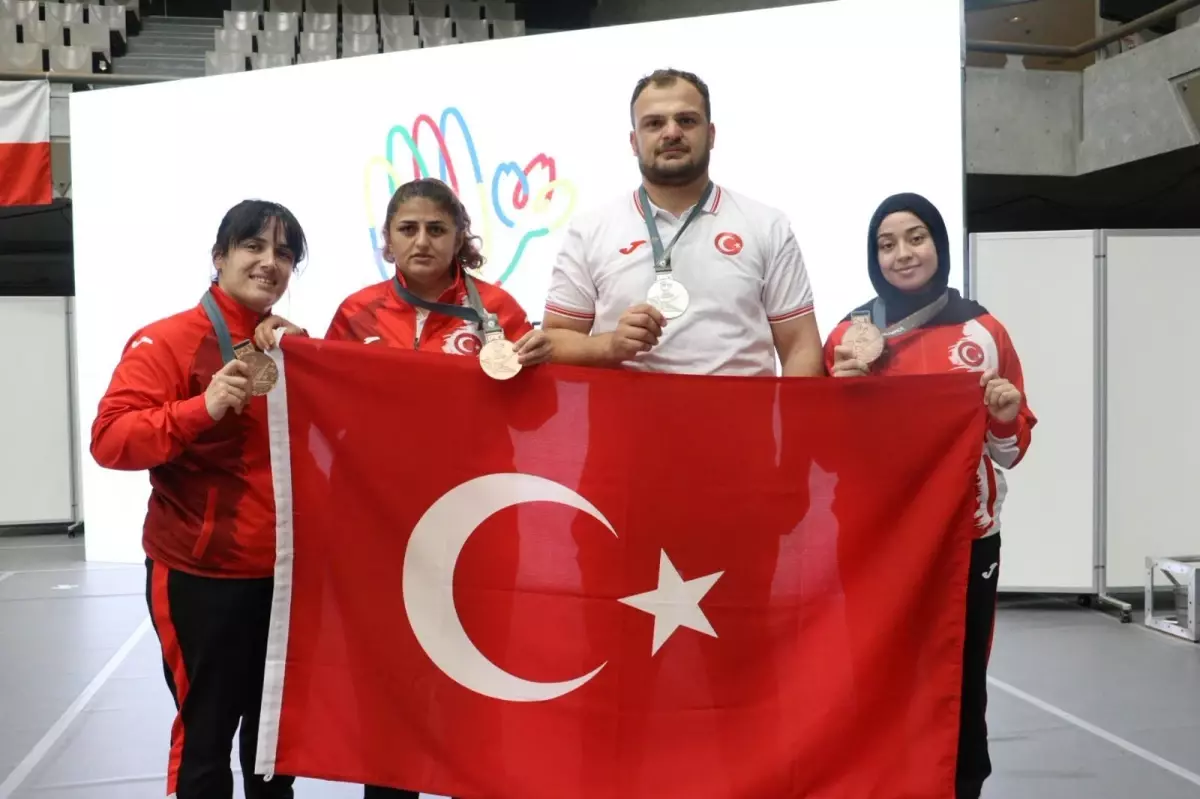 Deaflympics'te Judo'da 1 gümüş ve 3 bronz madalya