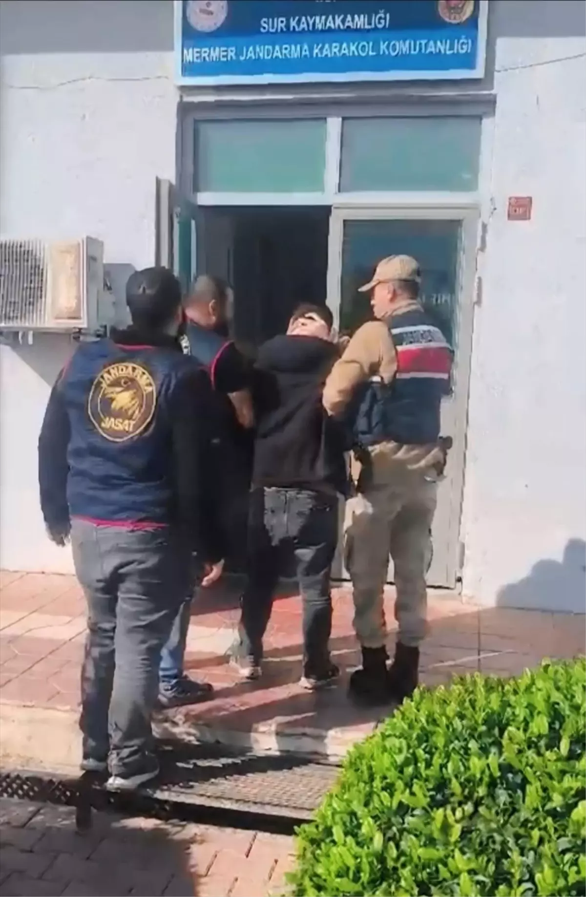 Diyarbakır'da Kasten Öldürme Suçundan Aranan Şüpheli Tutuklandı