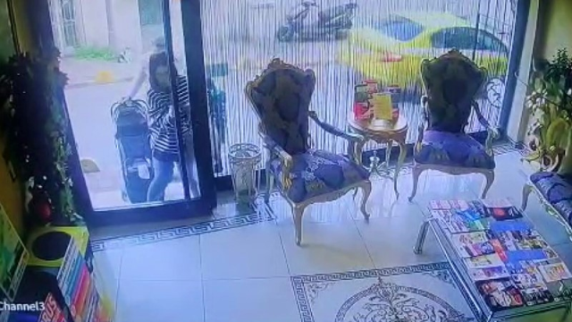 Fatih'te zehirlenen Böcek ailesinin otele giriş görüntüleri ortaya çıktı 3 fatih te zehirlenen bocek ailesinin otele giris 19262056 3307 m