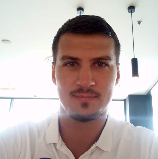 Futbol hakemi, eski sevgilisini kafede öldürdü ardından intihara kalkıştı 4 futbol hakemi eski sevgilisini kafede oldurdu 19262284 1053 m