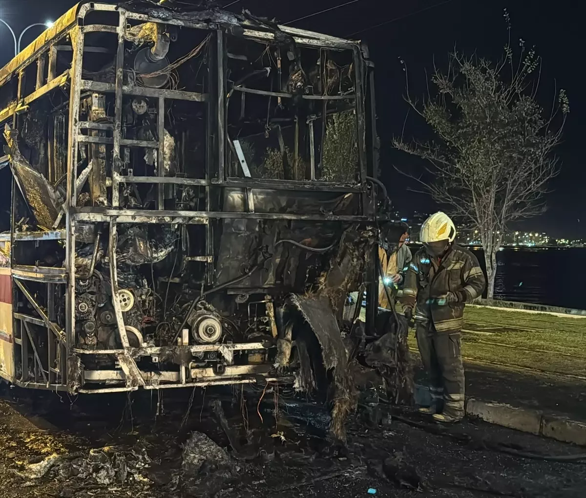 İzmir'de ESHOT Otobüsü Yangın Çıkardı