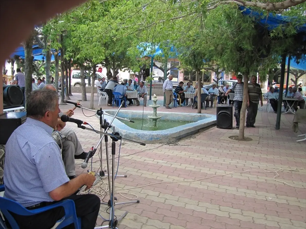 Muzaffer Sarıkaya: 81 Yaşında Türk Halk Müziğine Katkılar Devam Ediyor
