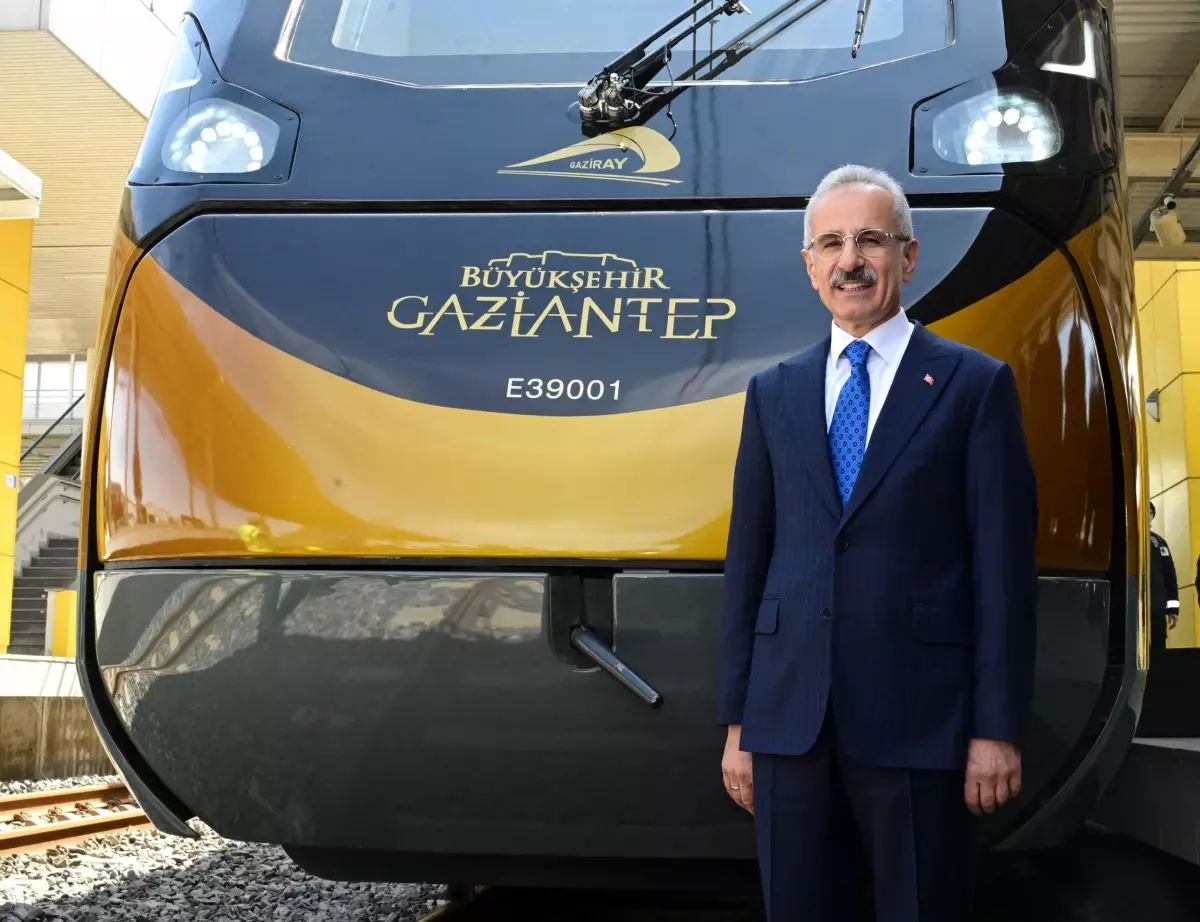 Gaziantep'e Dördüncü Milli Banliyö Tren Seti Teslim Edildi