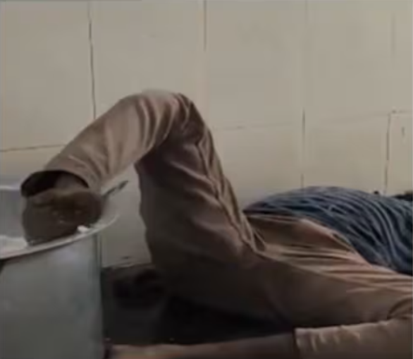 ogrenci yurdunda calisan sarhos bekci ayagi 19261288 3530 m