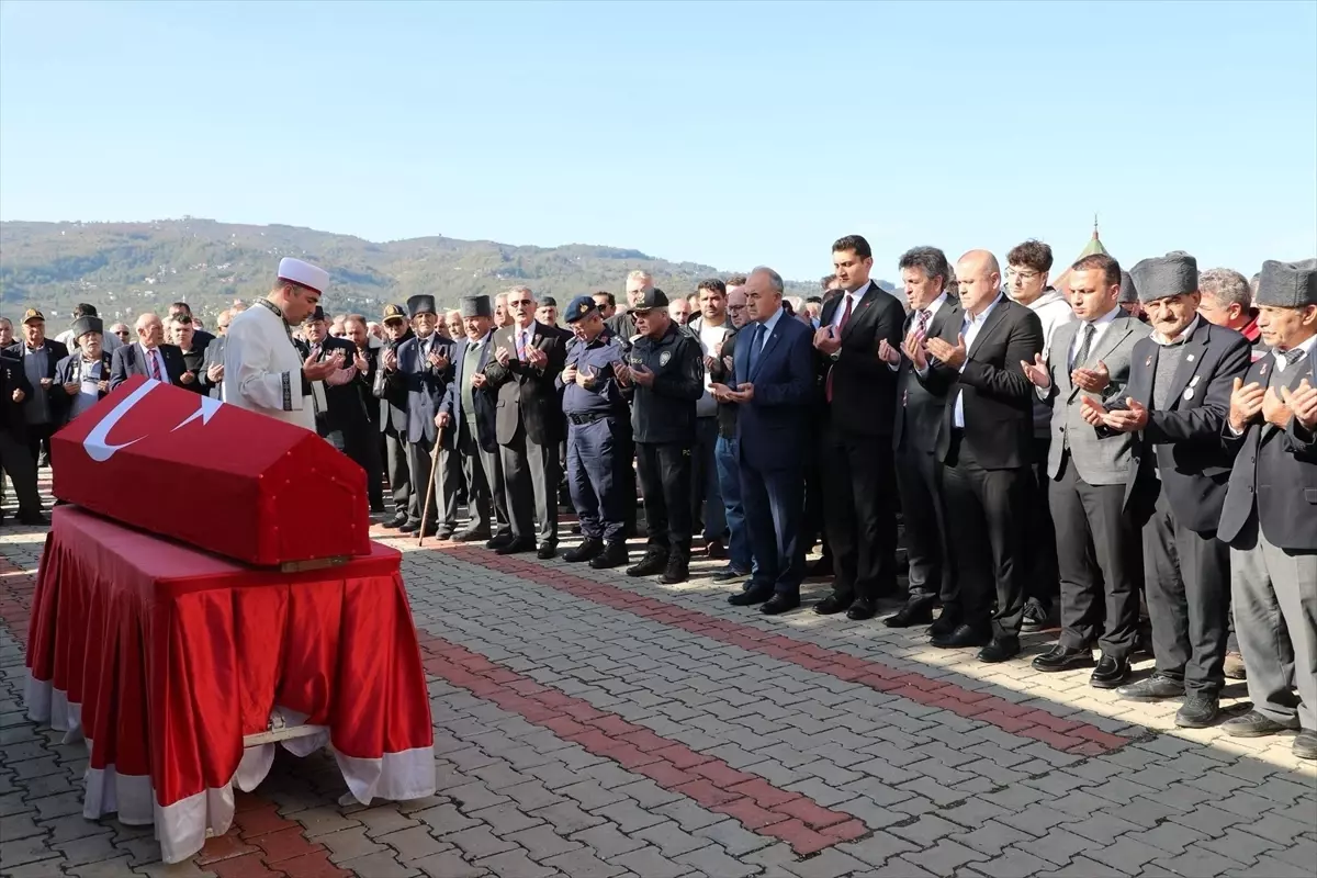 Kıbrıs Gazisi Mahmut Akbolat Son Yolculuğuna Uğurlandı
