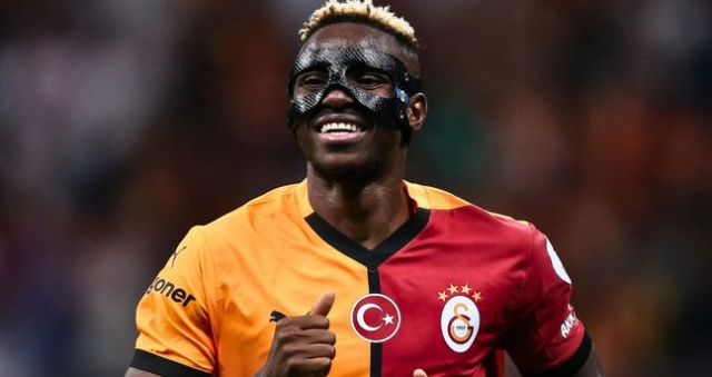 Osimhen sakatlandı mı? Osimhen kaç maç yok, Fenerbahçe maçında oynayacak mı?