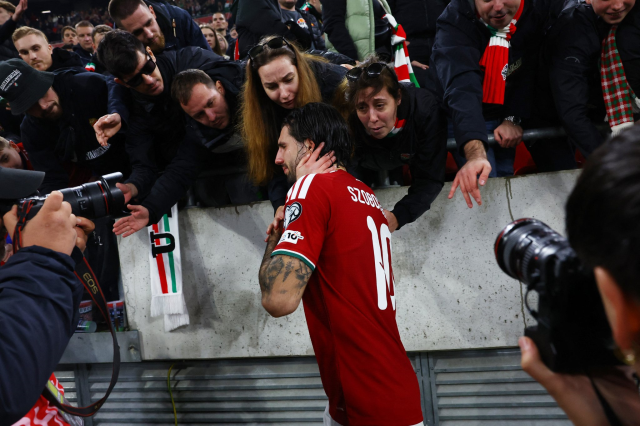 The player mocking the opponent cried heavily after the match