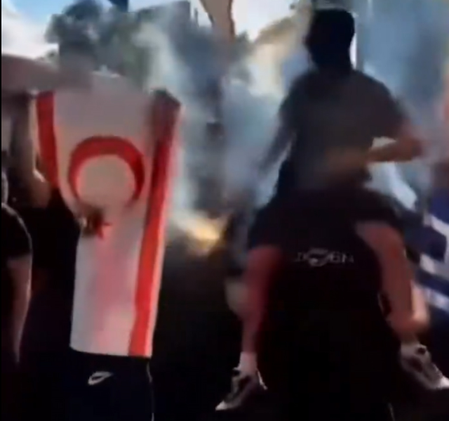 Rumlardan sınırda bayrak yakma provokasyonu! KKTC'den sert tepki 4 rumlardan sinirda bayrak yakma provokasyonu kktc 19260186 3586 m