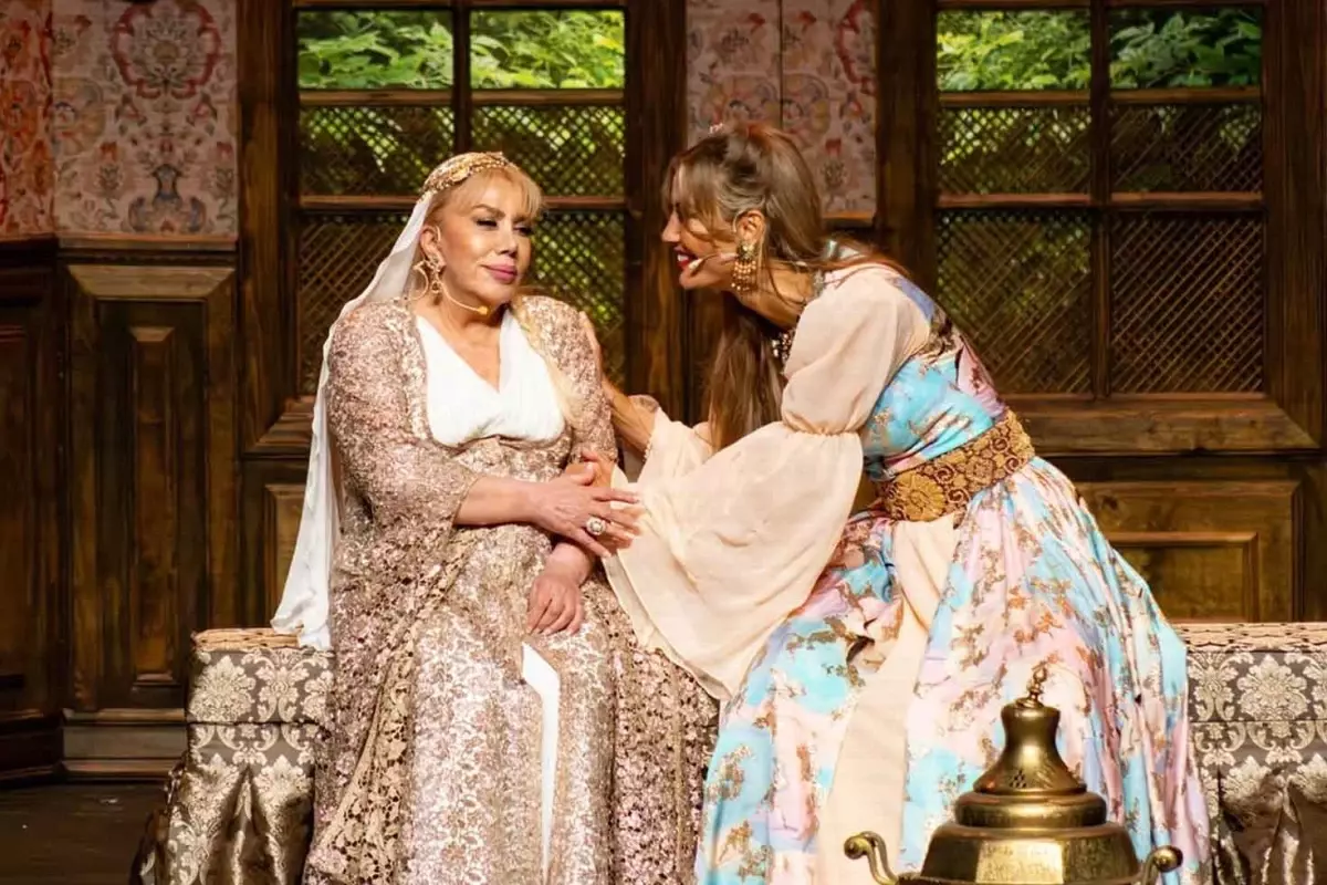 Sahne krizi büyüyor: Mine Koşan '7 Kocalı Hürmüz' müzikalinden çıkarılmasını yargıya taşıdı