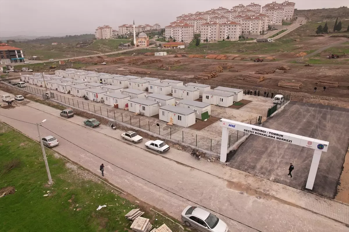 Sındırgı'da Depremzedeler İçin Geçici Yaşam Merkezi Kuruldu
