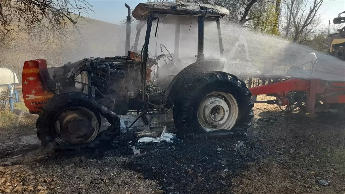 Tokat'ın Zile ilçesinde traktör yangını