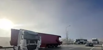 Erzurum'da Yolcu Otobüsü ve Tır Çarpıştı: 11 Yaralı