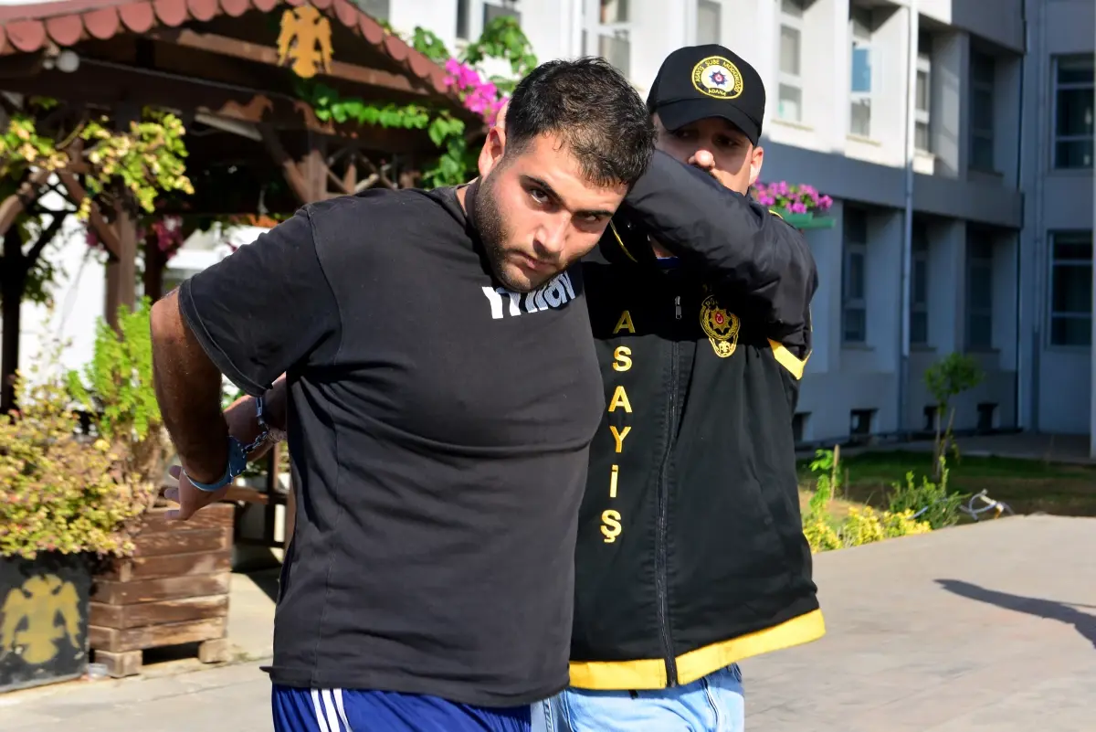 Adana'da Bıçaklı Kavga: Bir Genç Hayatını Kaybetti