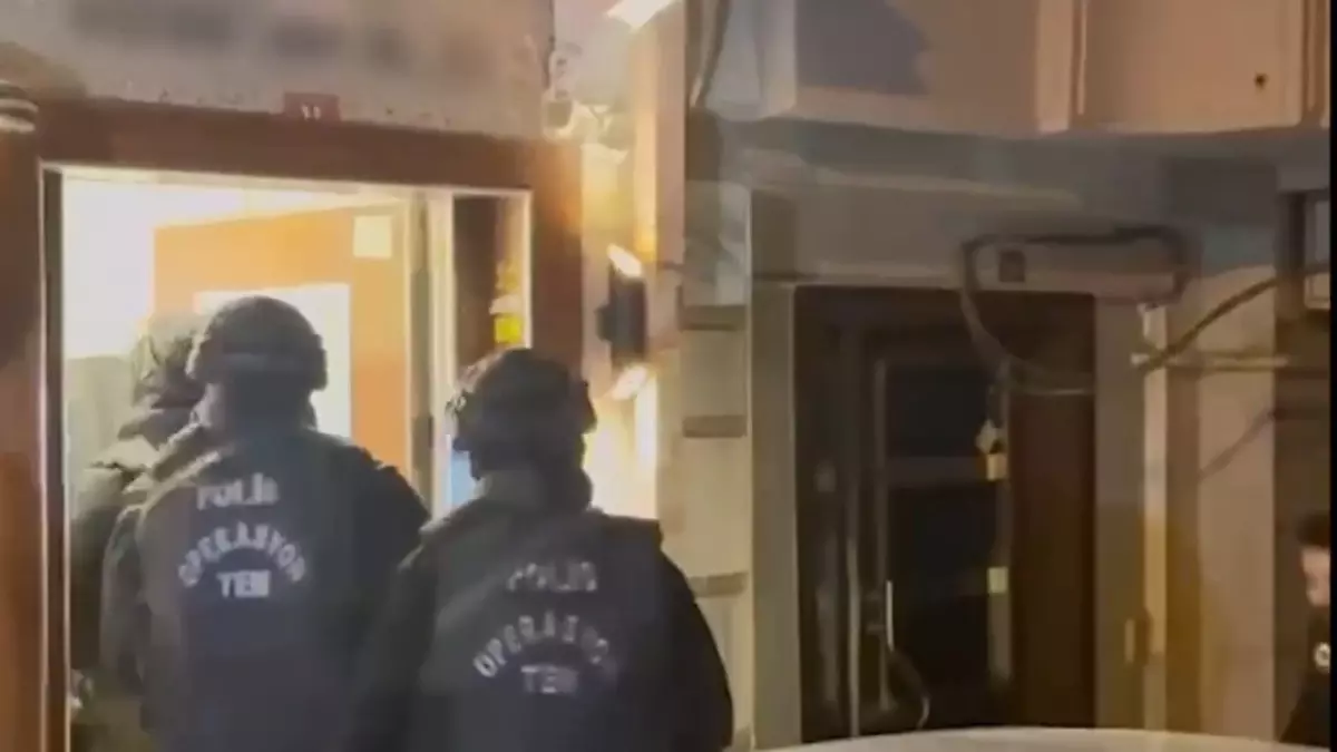 İstanbul'da DEAŞ'a Para Transferi Yapan 6 Şüpheli Gözaltına Alındı