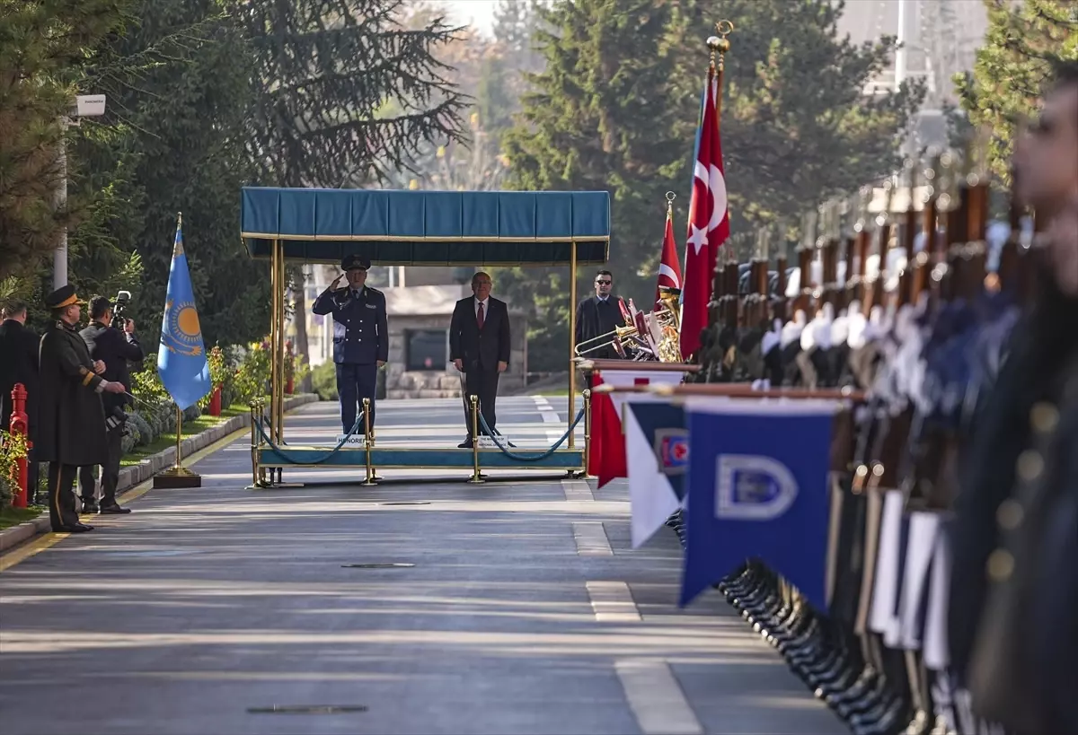 Milli Savunma Bakanı Güler, Kazakistan Savunma Bakanı Kosanov'u Ağırladı