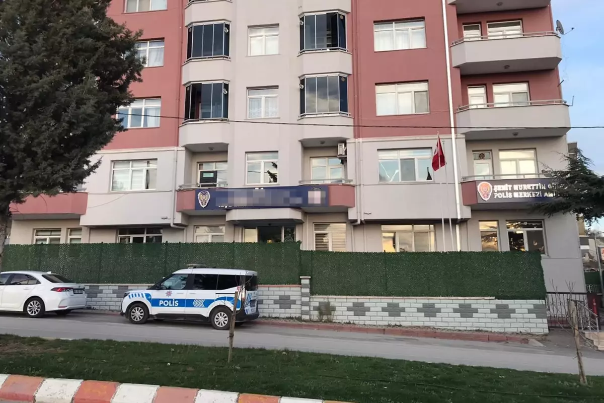 Polis memuru kendi silahıyla intihar etti