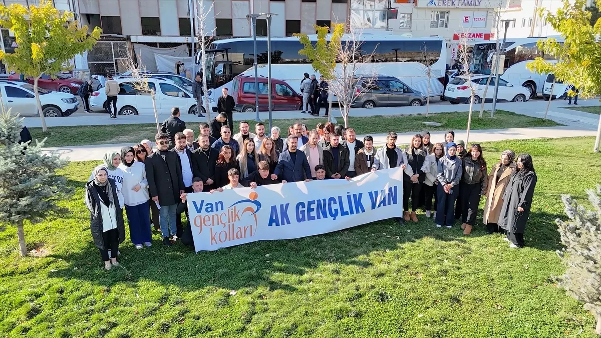 'Terörsüz Türkiye' sürecine destek veren 102 genç Ankara'ya uğurlandı