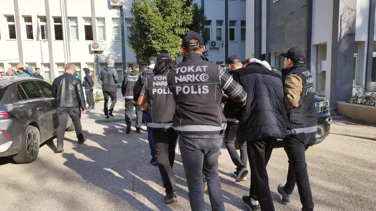 Tokat'ta Uyuşturucu Operasyonu: 640 Sentetik Ecza Ele Geçirildi